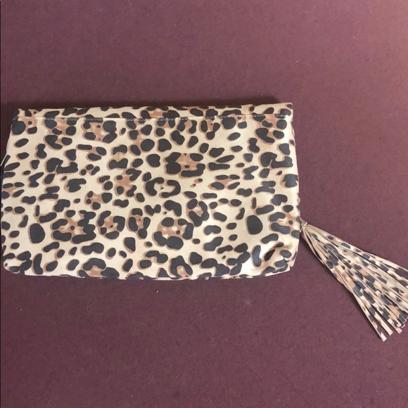 Cheetah fold over Clutch - So Sassy! - Picture 3 of 5